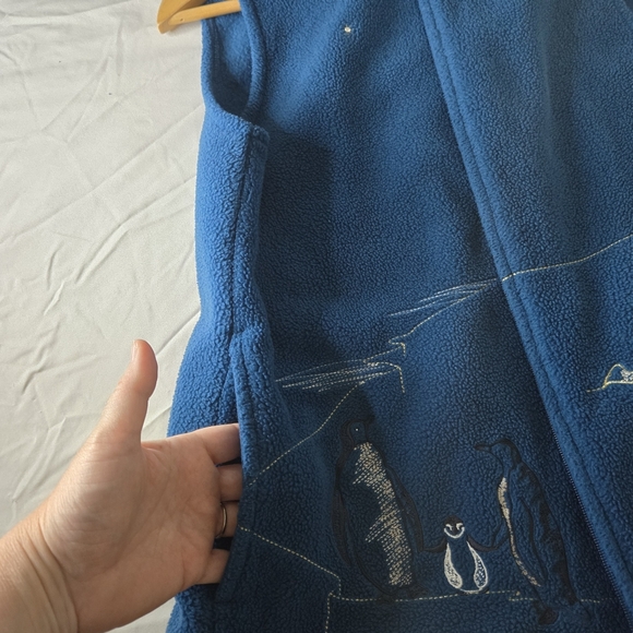 Northern Reflections Blue Fleece Womens Medium Vest with Penguin Embroidery, - Picture 12 of 12